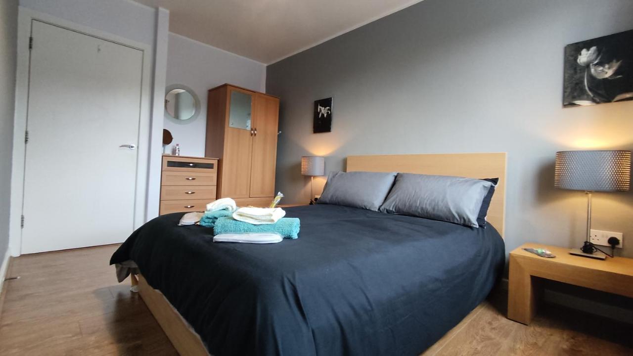 Modern 1-Bed Flat In Wigan Apartment Luaran gambar